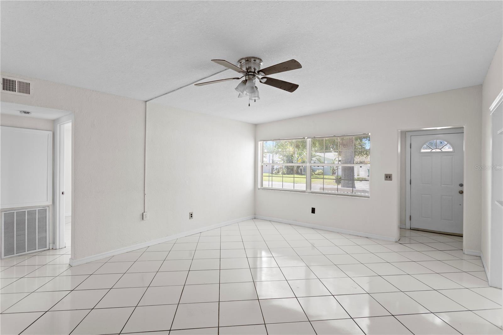 13733 TRINIDAD DR, SEMINOLE, FL, 33776