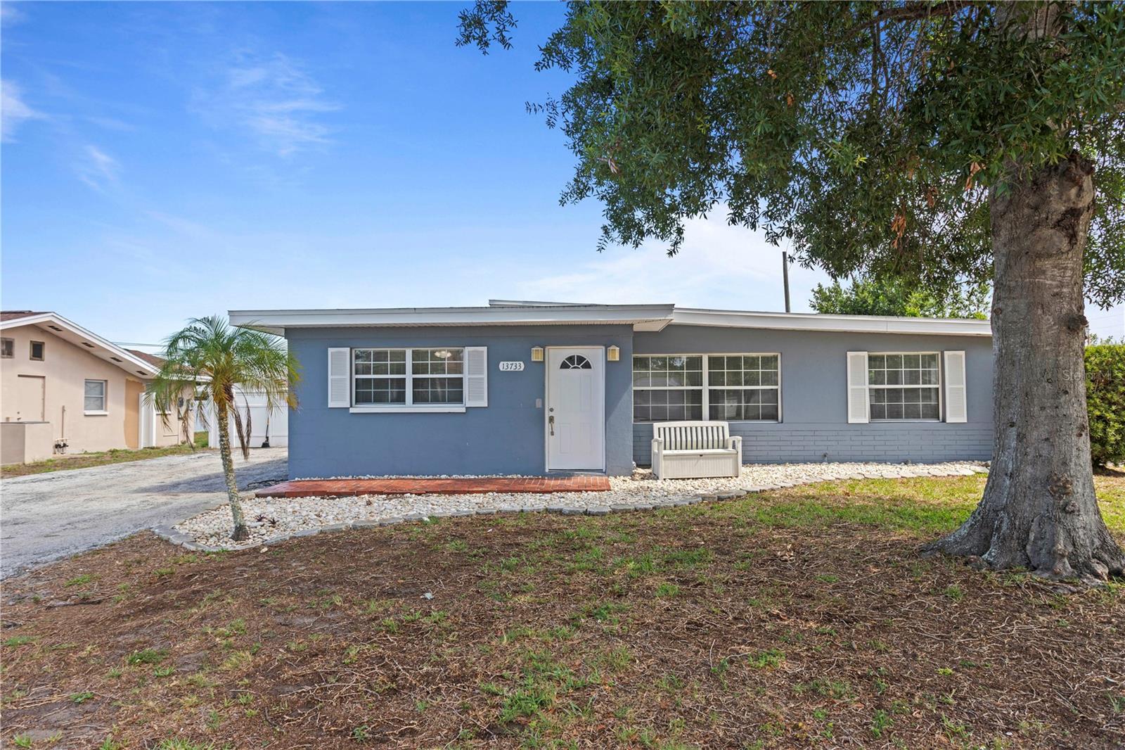 13733 TRINIDAD DR, SEMINOLE, FL, 33776