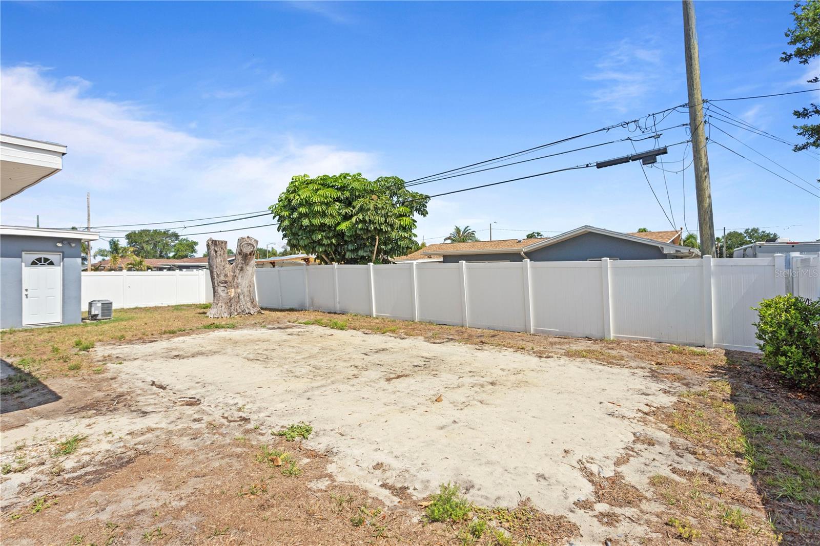 13733 TRINIDAD DR, SEMINOLE, FL, 33776