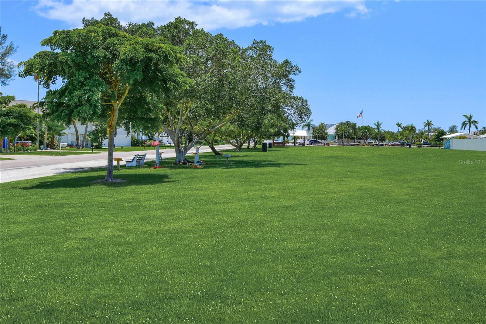 512 67TH ST, HOLMES BEACH, FL, 34217
