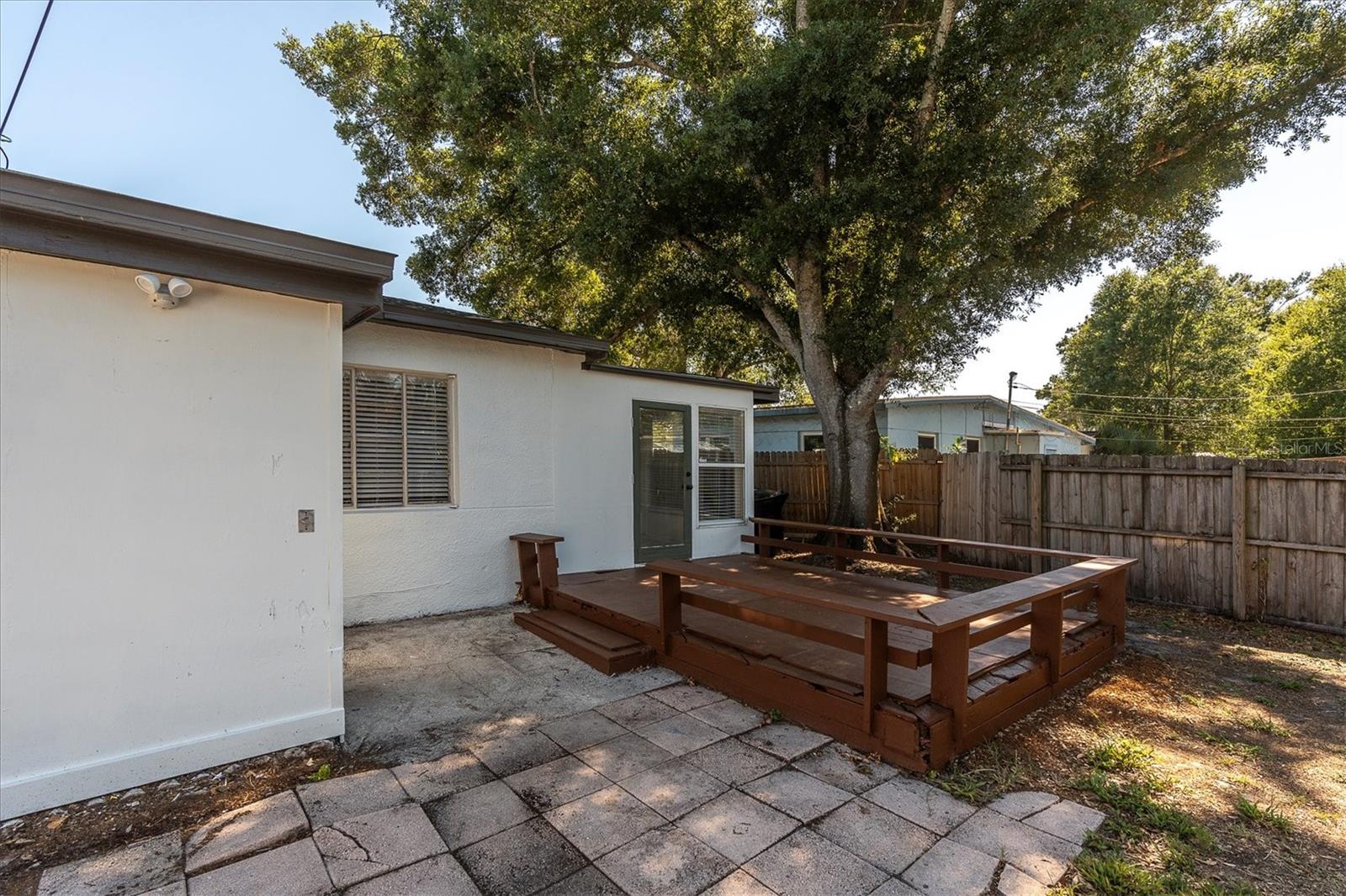 1221 53RD AVE N, ST PETERSBURG, FL, 33703