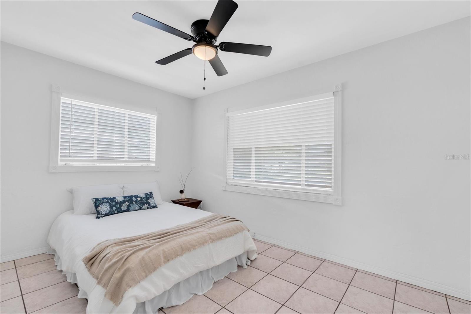1221 53RD AVE N, ST PETERSBURG, FL, 33703