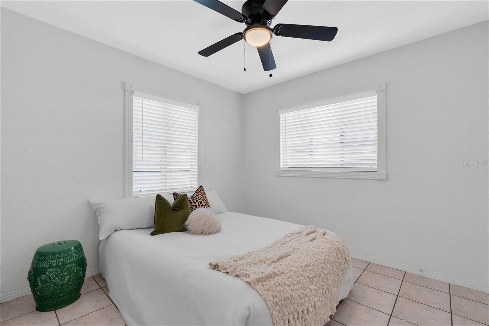 1221 53RD AVE N, ST PETERSBURG, FL, 33703