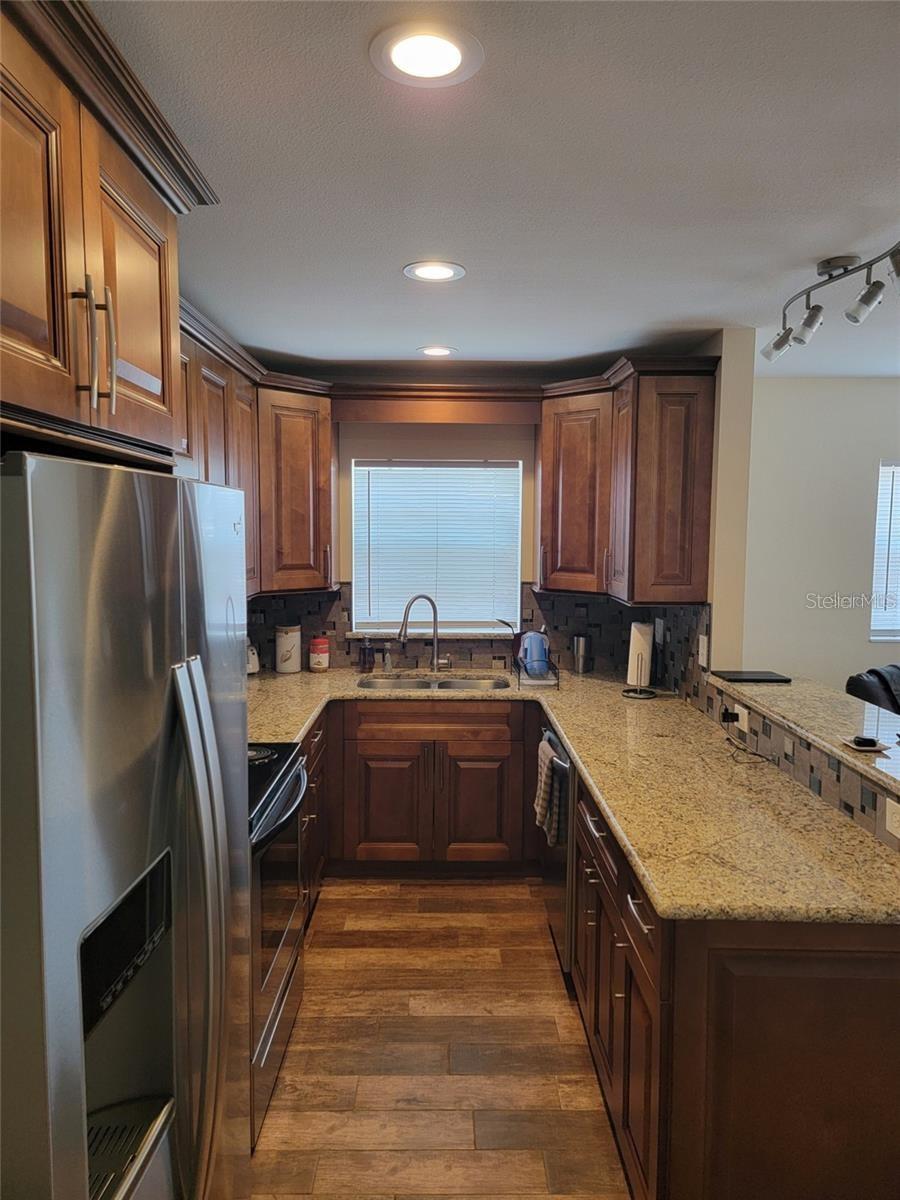 2131 W BAY DR #B, LARGO, FL, 33770