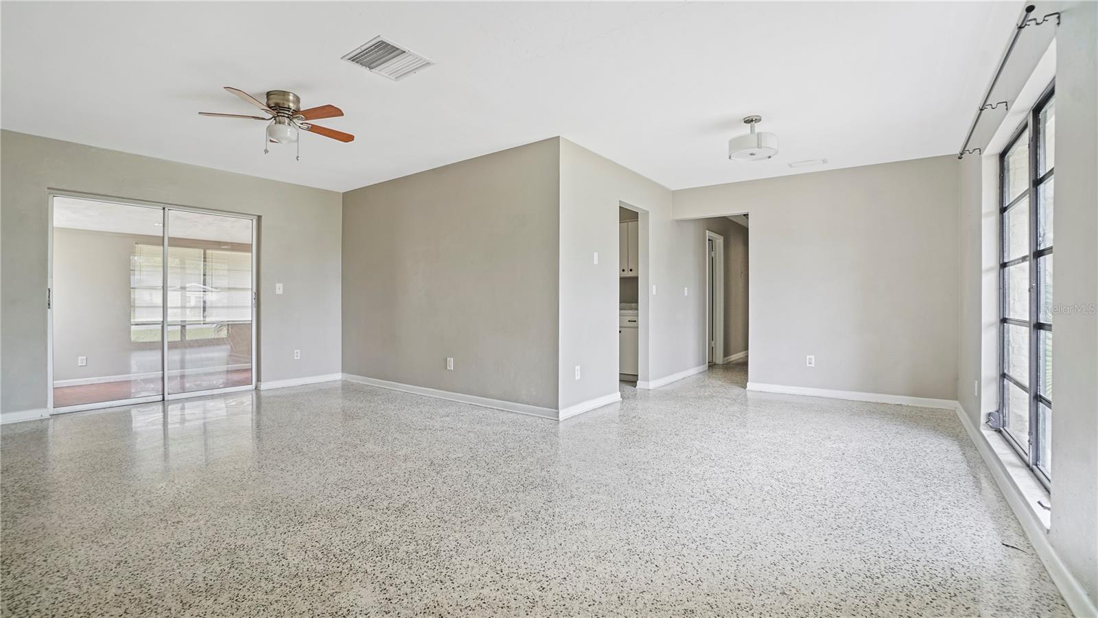 1367 GAINESVILLE DR, DELTONA, FL, 32725