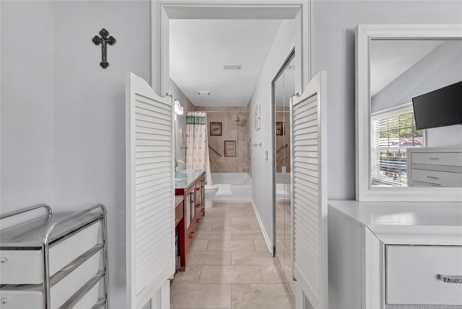 2370 BENTLEY DR, PALM HARBOR, FL, 34684