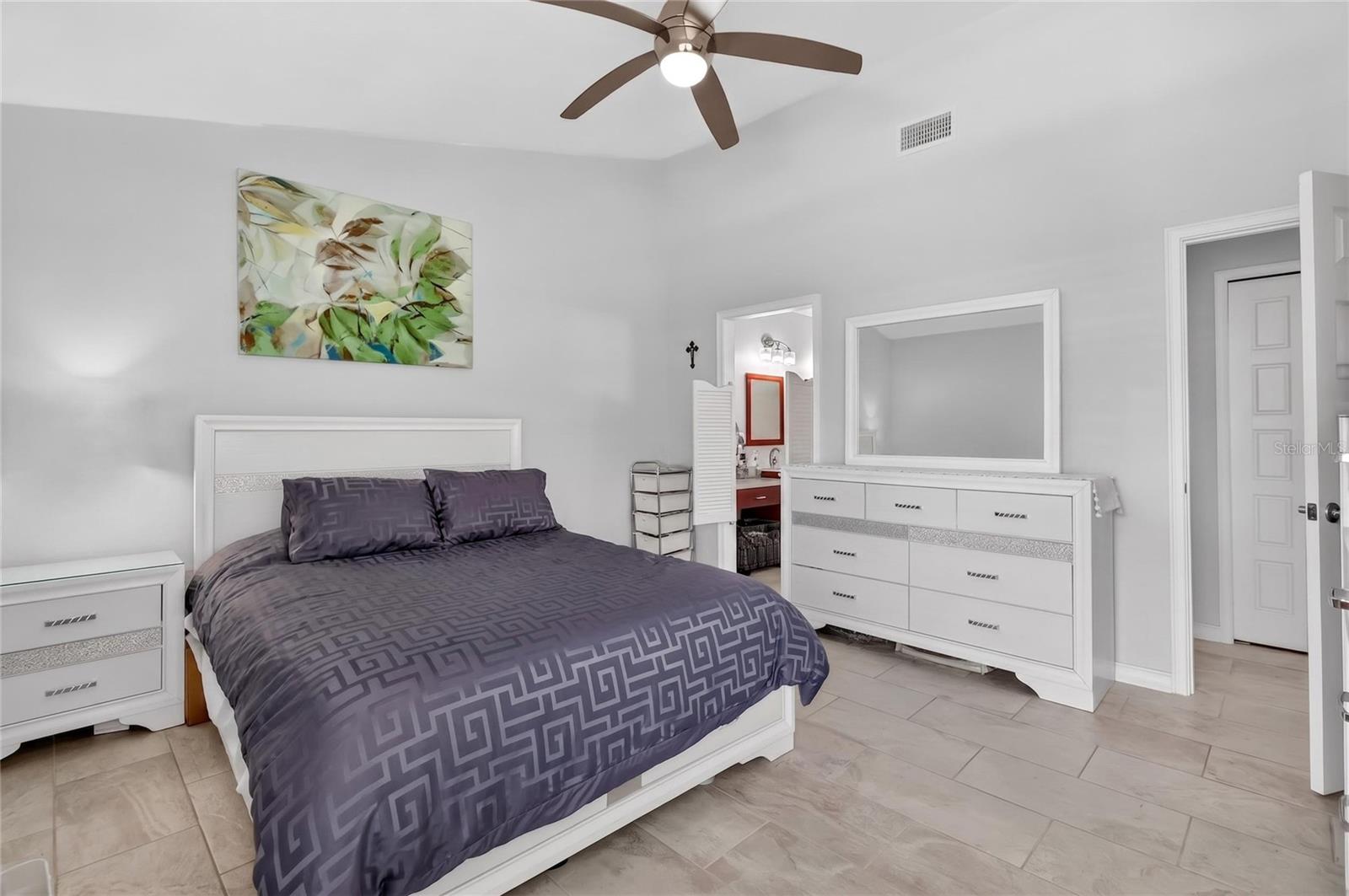 2370 BENTLEY DR, PALM HARBOR, FL, 34684