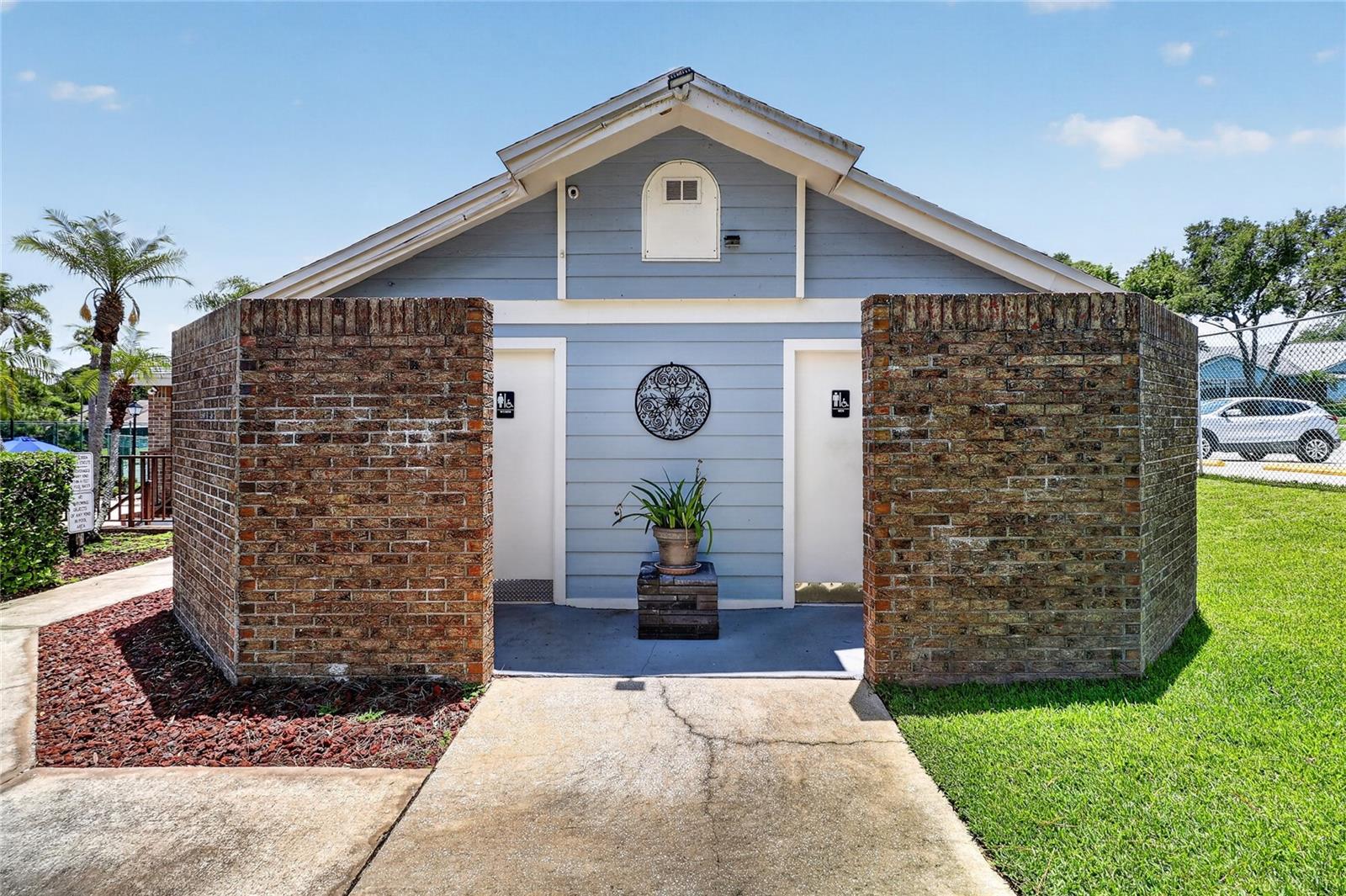 2370 BENTLEY DR, PALM HARBOR, FL, 34684
