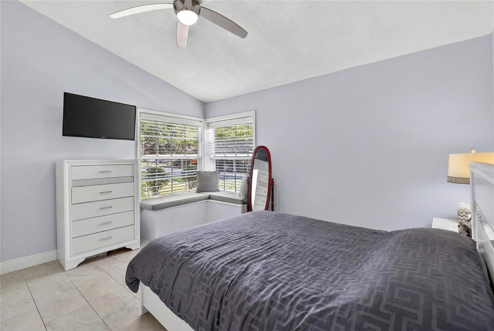 2370 BENTLEY DR, PALM HARBOR, FL, 34684