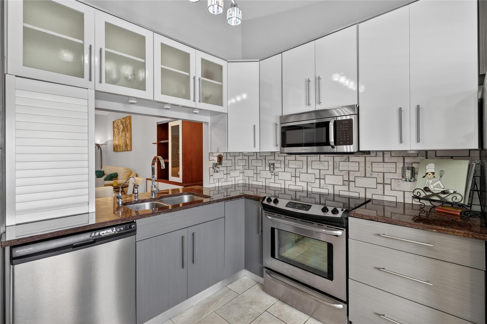 2370 BENTLEY DR, PALM HARBOR, FL, 34684