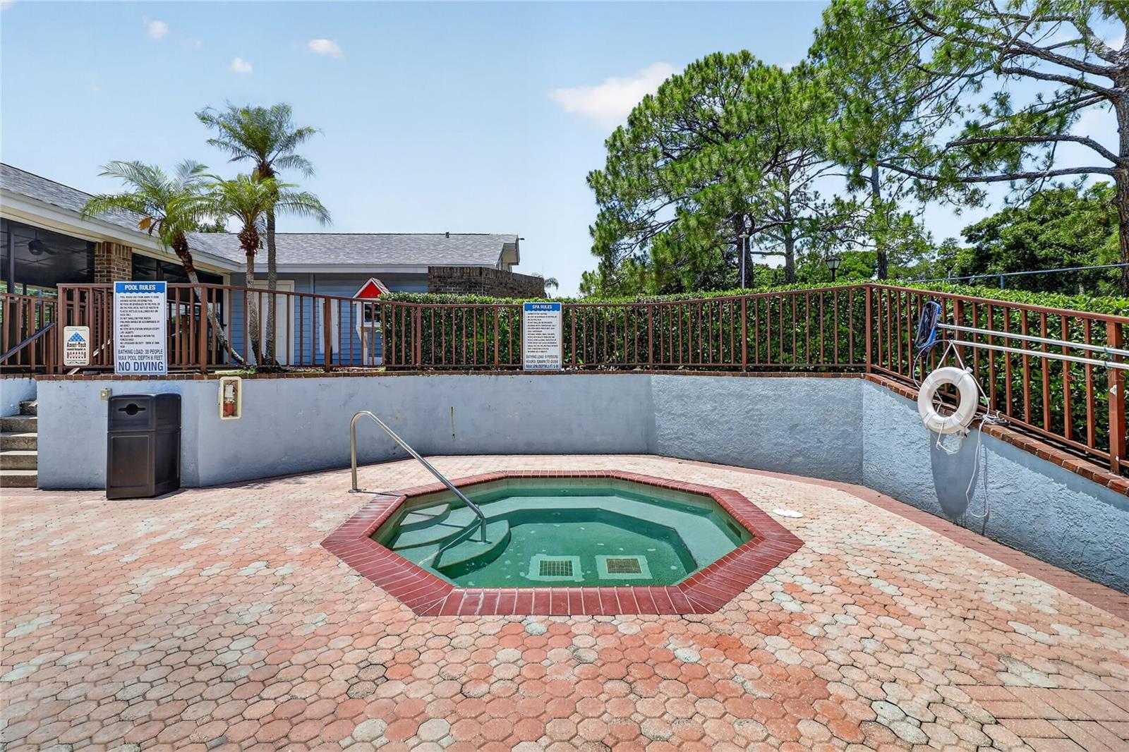 2370 BENTLEY DR, PALM HARBOR, FL, 34684