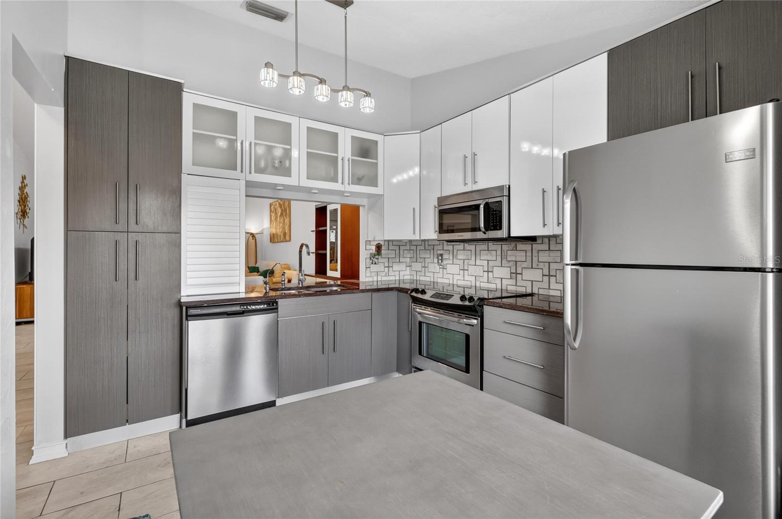 2370 BENTLEY DR, PALM HARBOR, FL, 34684