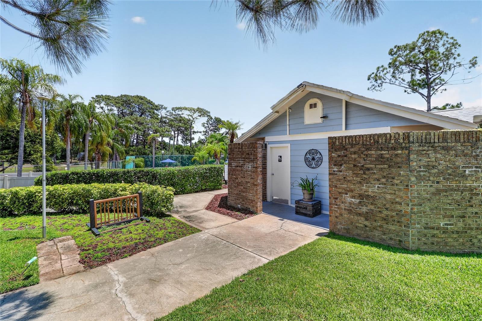 2370 BENTLEY DR, PALM HARBOR, FL, 34684