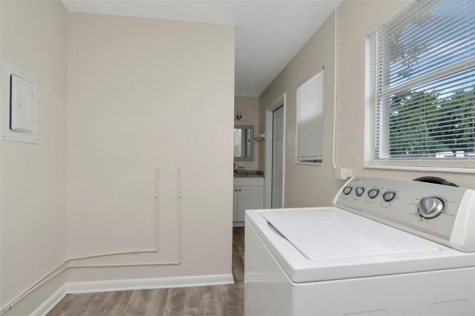 126 KINGSWAY RD, BRANDON, FL, 33510