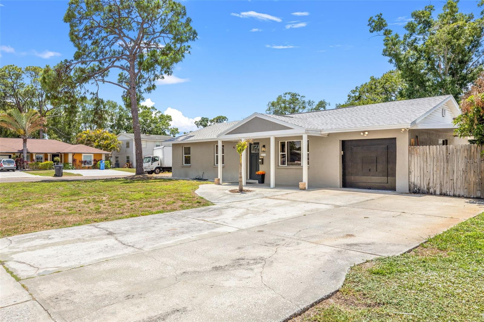 6802 CRESTHILL CT, TAMPA, FL, 33615