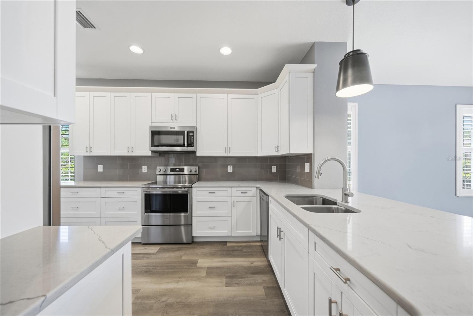 5610 GOLDEN ISLES DR, APOLLO BEACH, FL, 33572