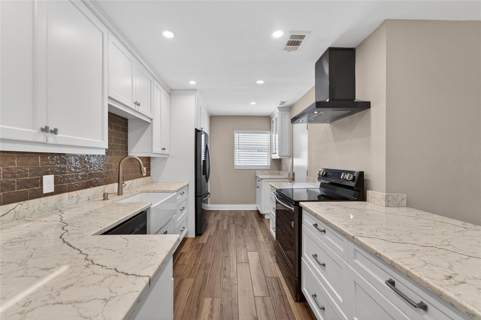6670 26TH WAY N, ST PETERSBURG, FL, 33703