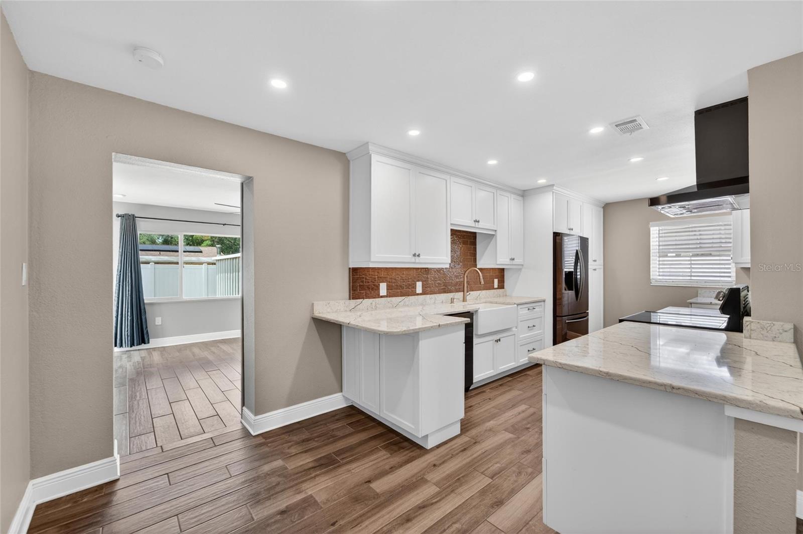 6670 26TH WAY N, ST PETERSBURG, FL, 33703