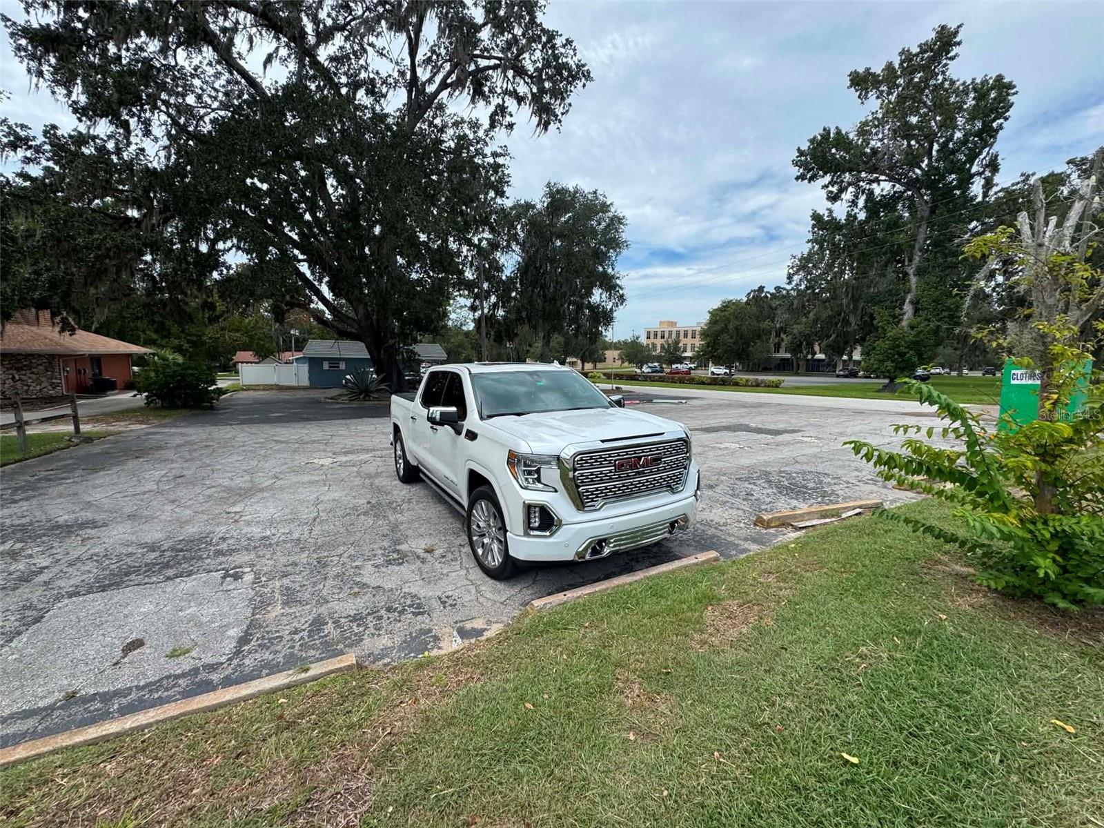705 BENTON AVE, BROOKSVILLE, FL, 34601