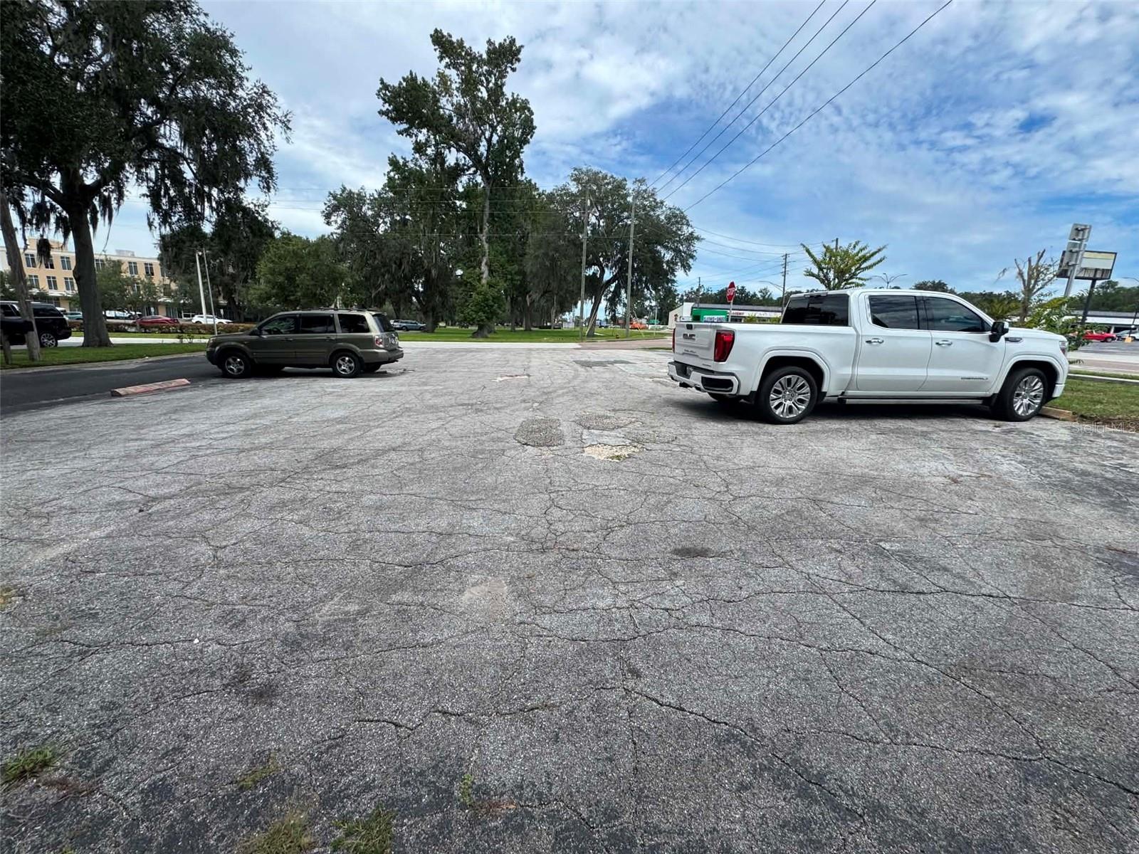 705 BENTON AVE, BROOKSVILLE, FL, 34601