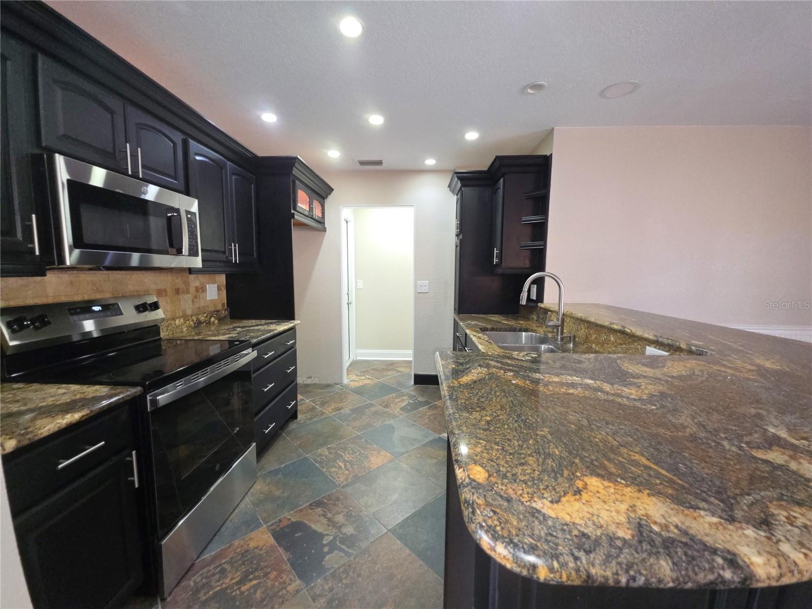 8990 123RD WAY, SEMINOLE, FL, 33772