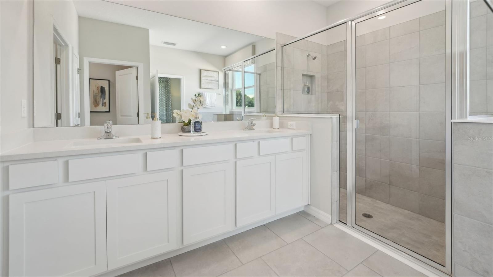 2046 STRATTEN DR, ZEPHYRHILLS, FL, 33541