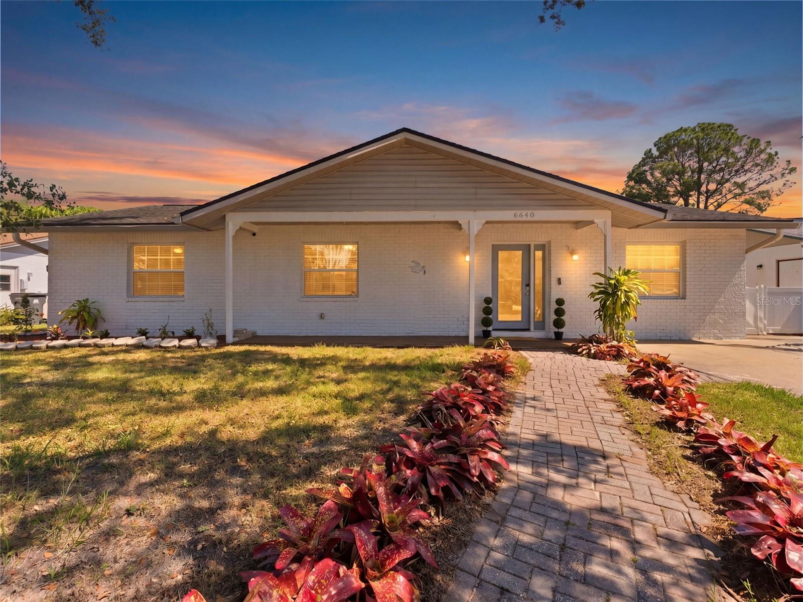 6640 WINDING OAK DR, TAMPA, FL, 33625