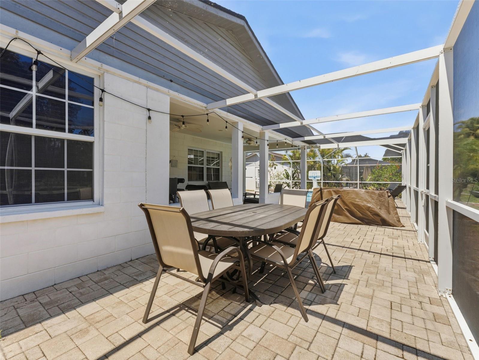 6640 WINDING OAK DR, TAMPA, FL, 33625