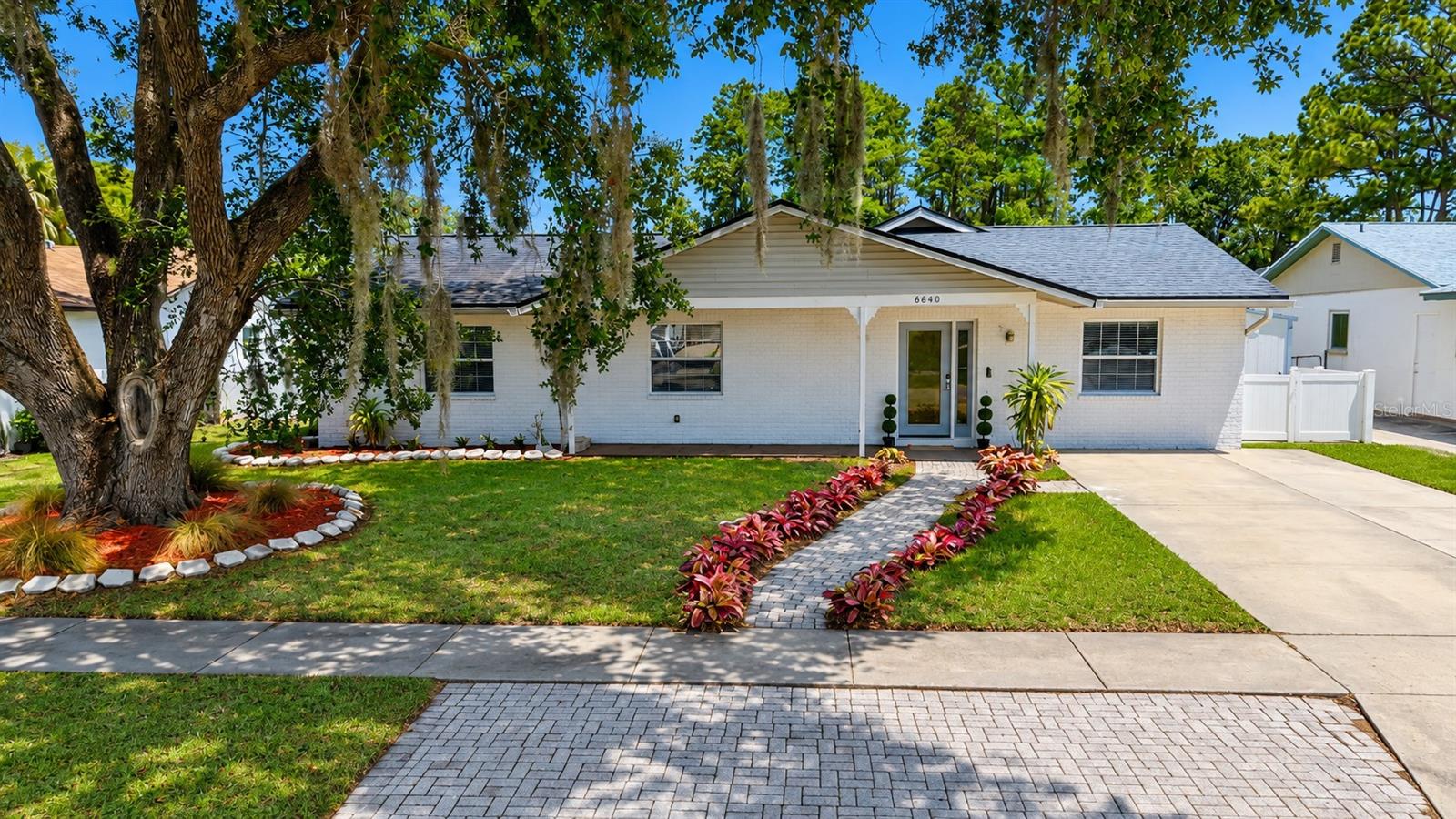 6640 WINDING OAK DR, TAMPA, FL, 33625