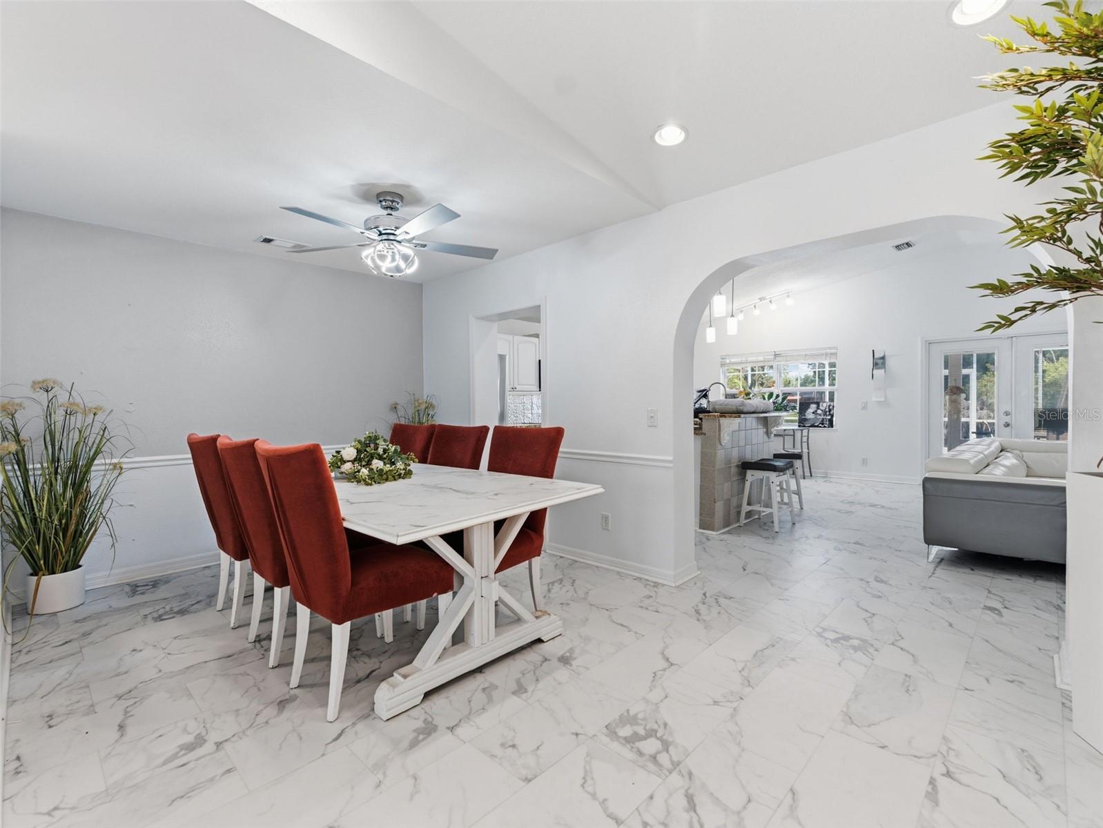 6640 WINDING OAK DR, TAMPA, FL, 33625