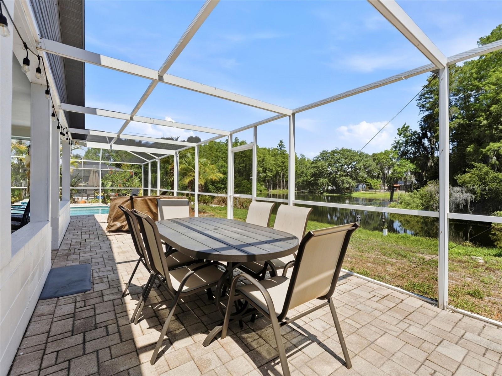6640 WINDING OAK DR, TAMPA, FL, 33625