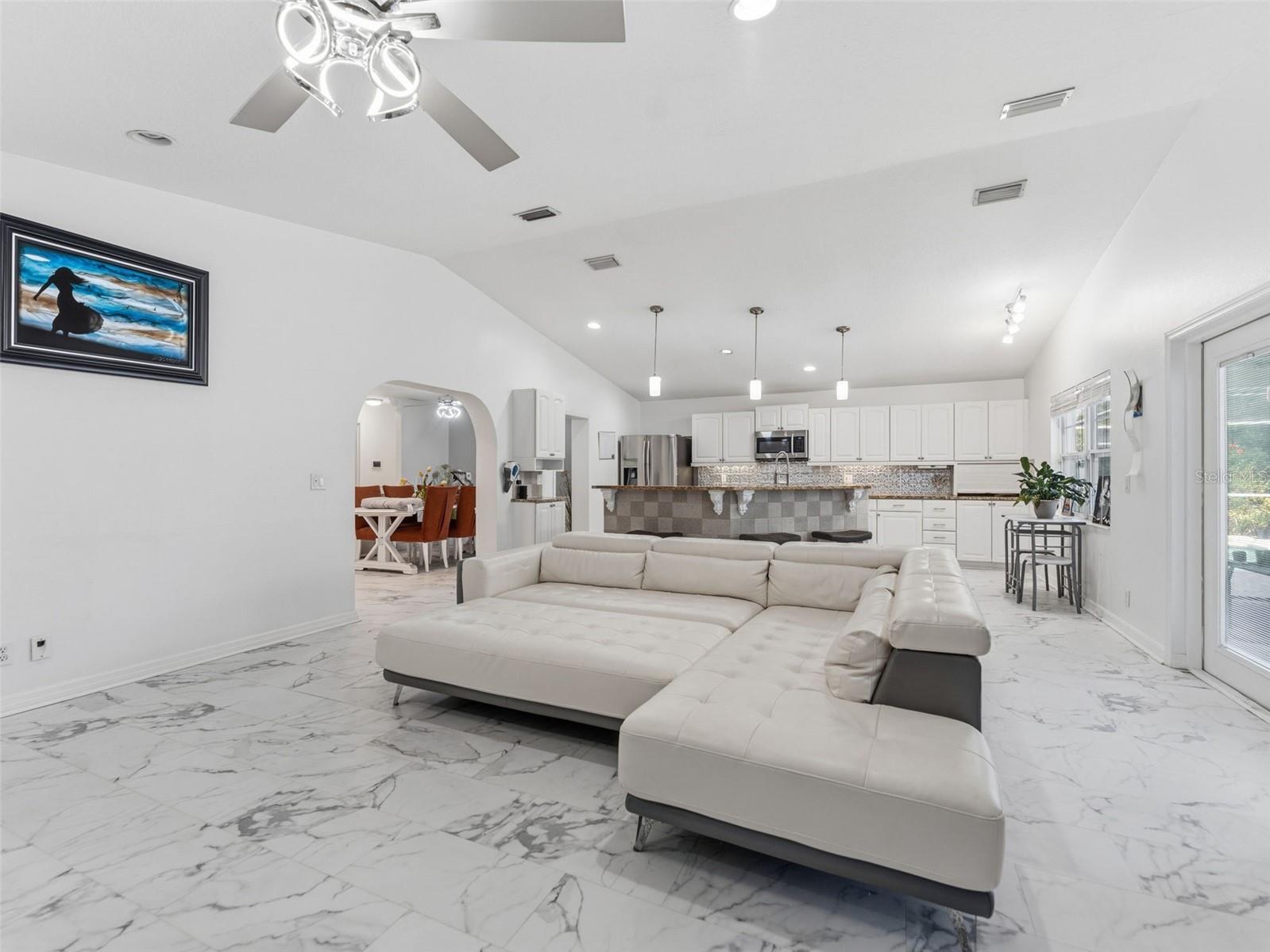 6640 WINDING OAK DR, TAMPA, FL, 33625