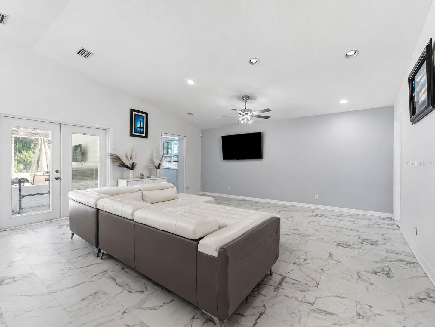 6640 WINDING OAK DR, TAMPA, FL, 33625