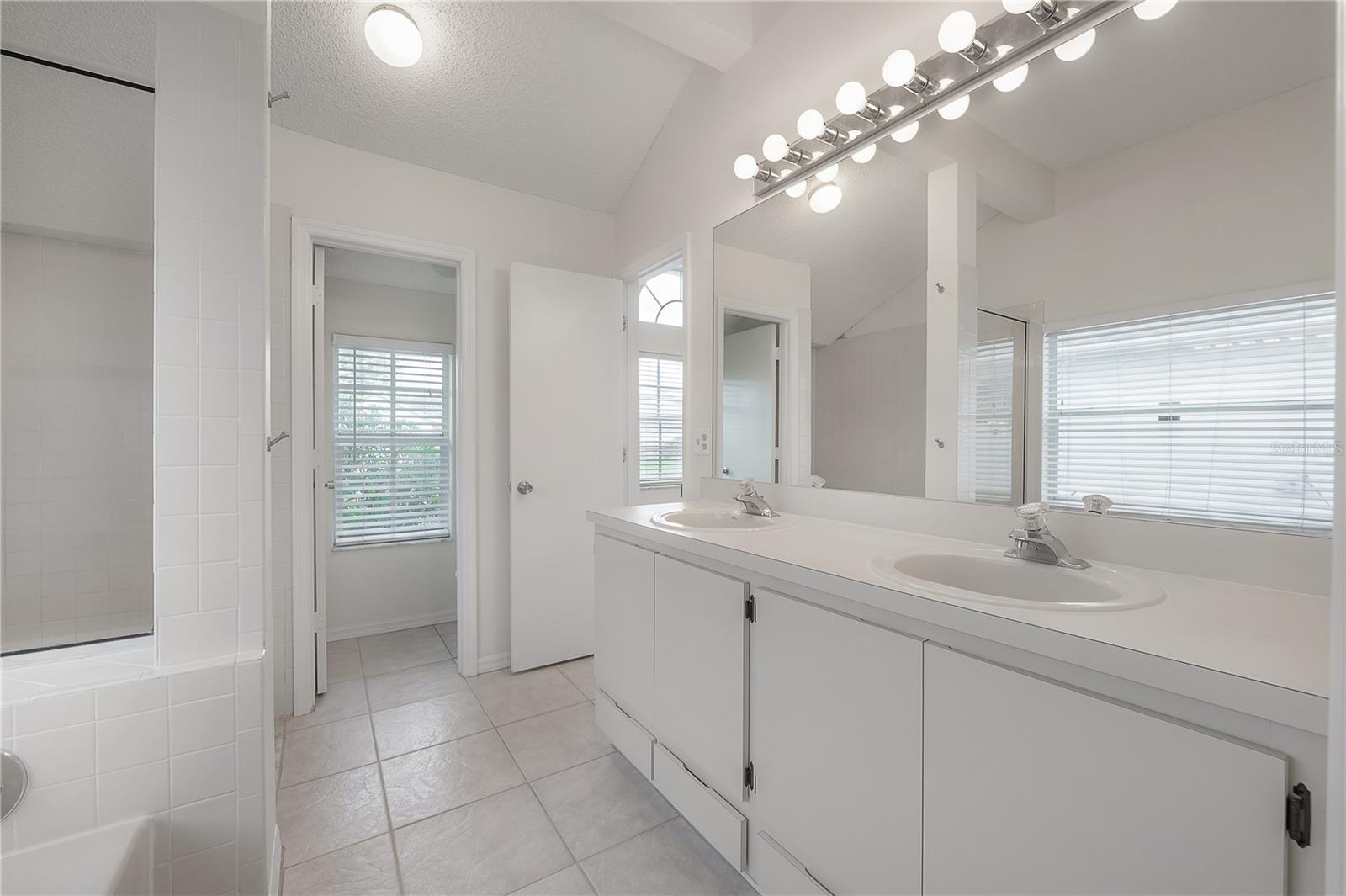 15121 HEATHRIDGE DR, TAMPA, FL, 33625