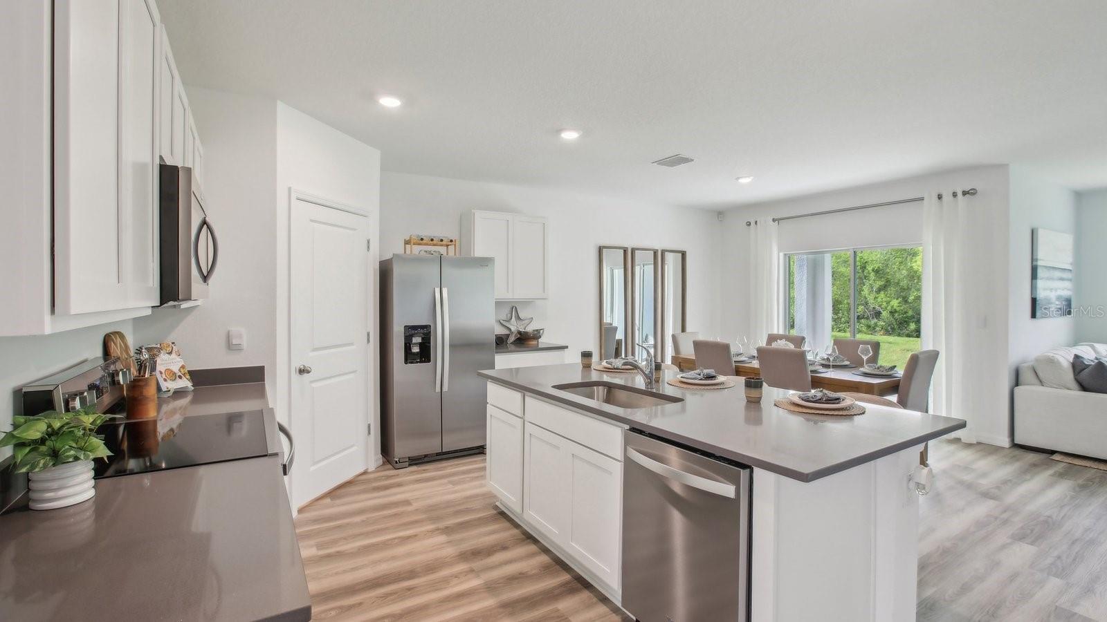 15023 CROSSHALL STREAM DR, WIMAUMA, FL, 33598