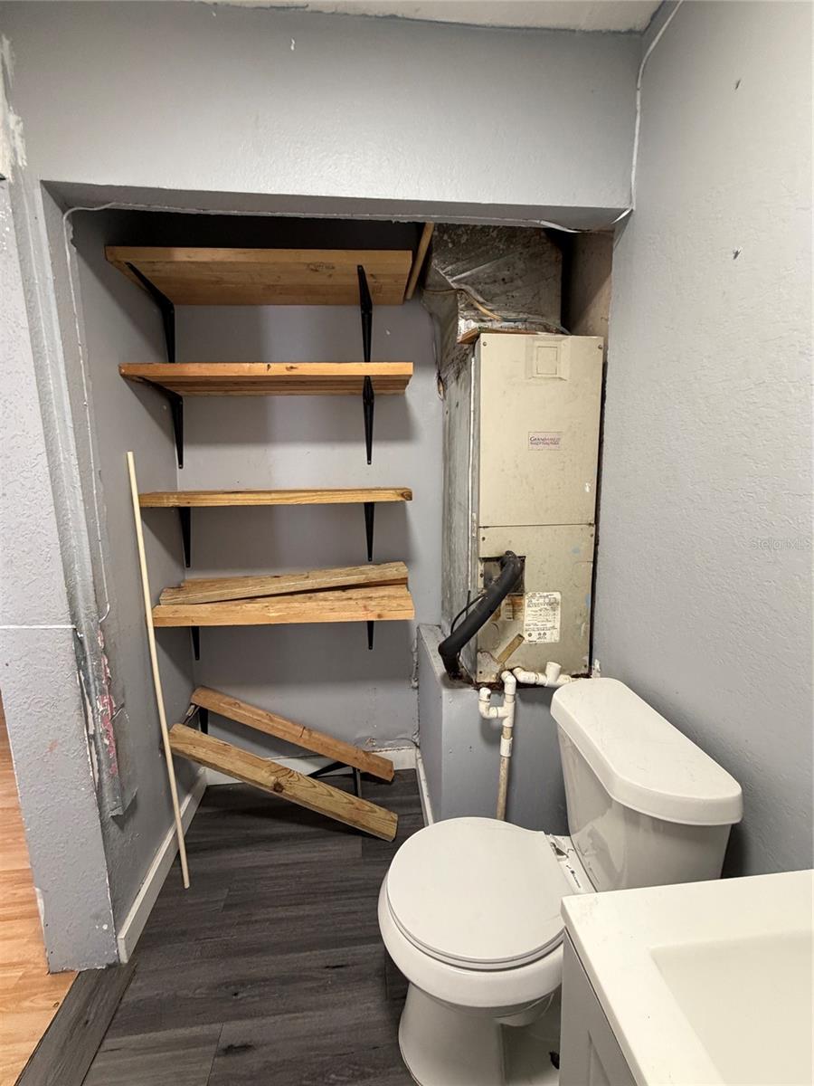 10114 E COLUMBUS DR, TAMPA, FL, 33619