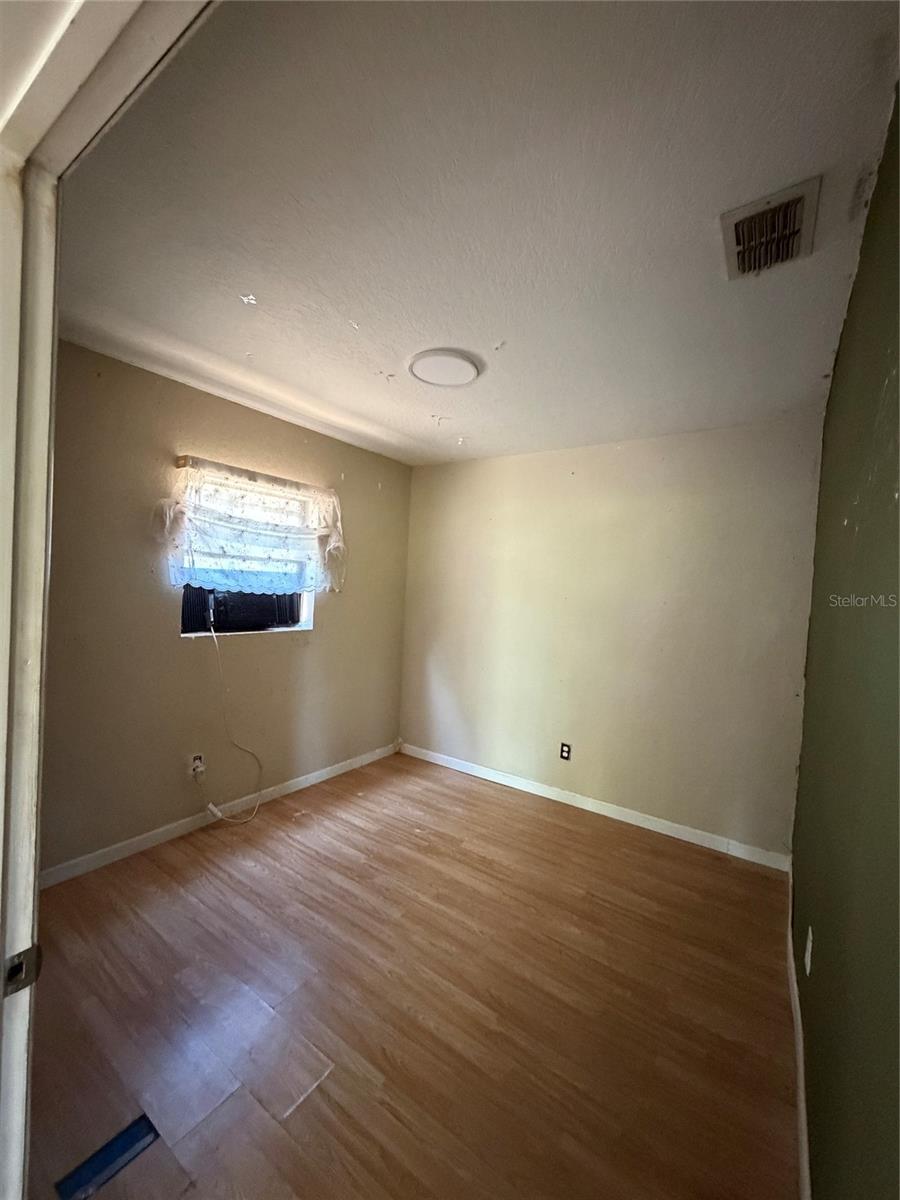 10114 E COLUMBUS DR, TAMPA, FL, 33619