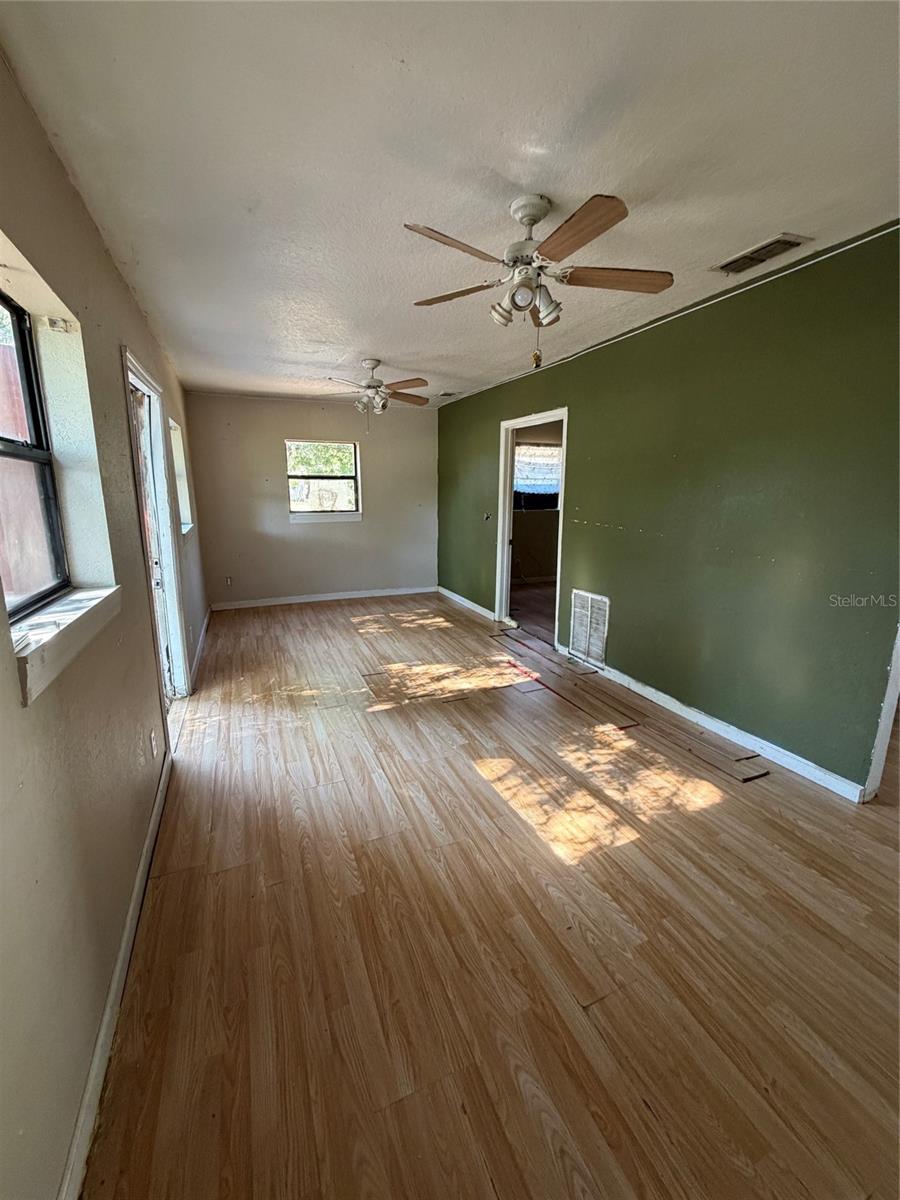 10114 E COLUMBUS DR, TAMPA, FL, 33619