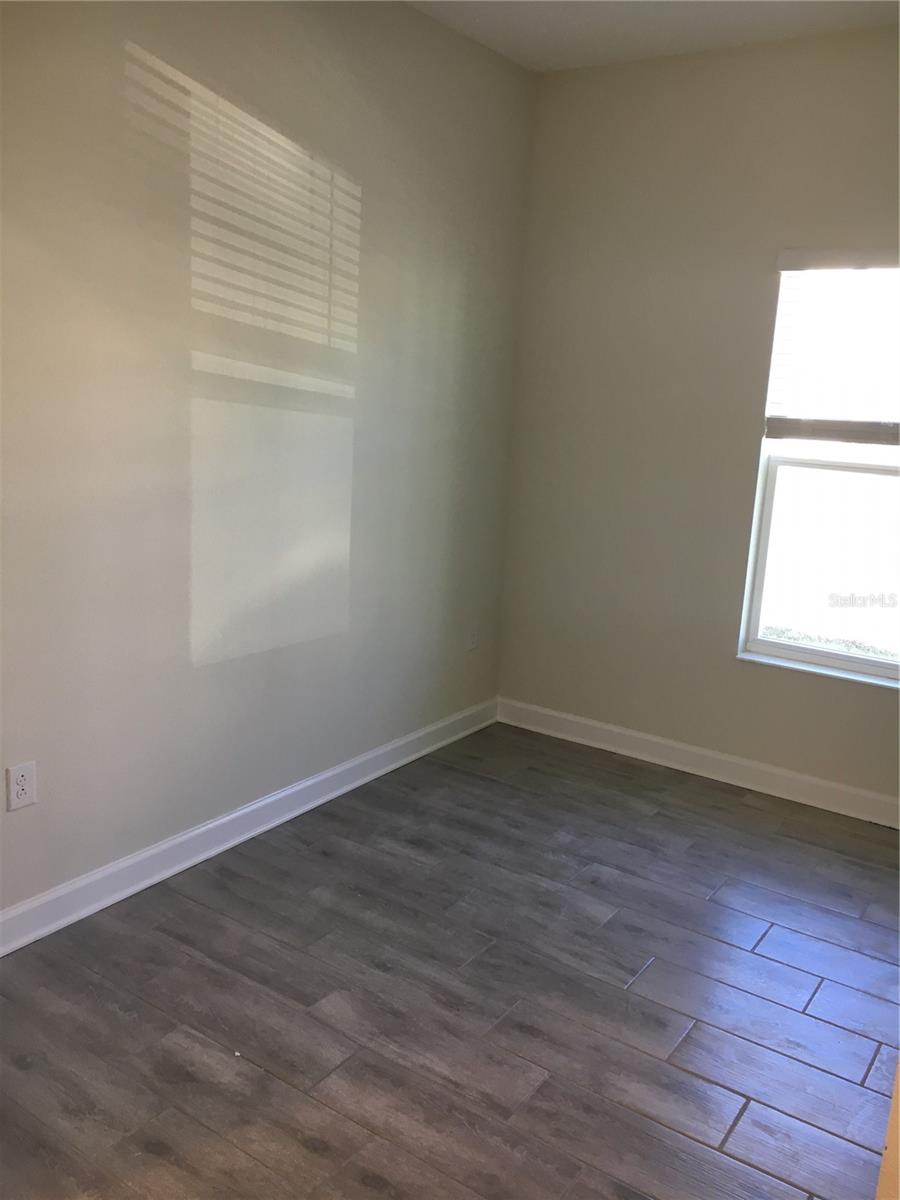 1050 QUAKER RIDGE LN, DAVENPORT, FL, 33896