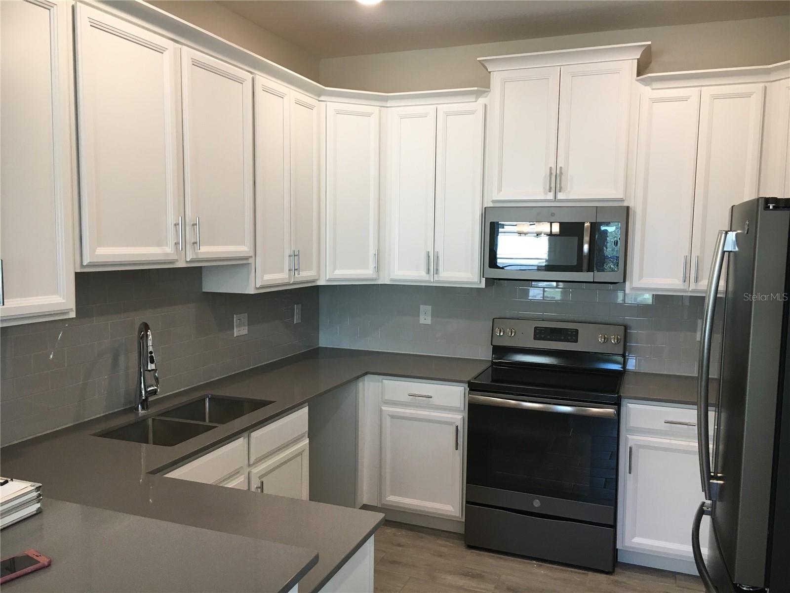 1050 QUAKER RIDGE LN, DAVENPORT, FL, 33896