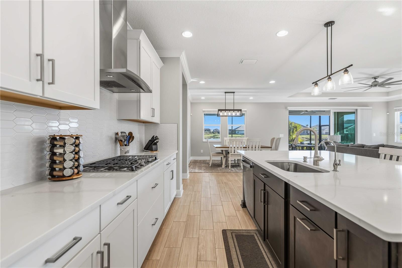 17109 SWEETWATER VILLAGE DR, LAKEWOOD RANCH, FL, 34211