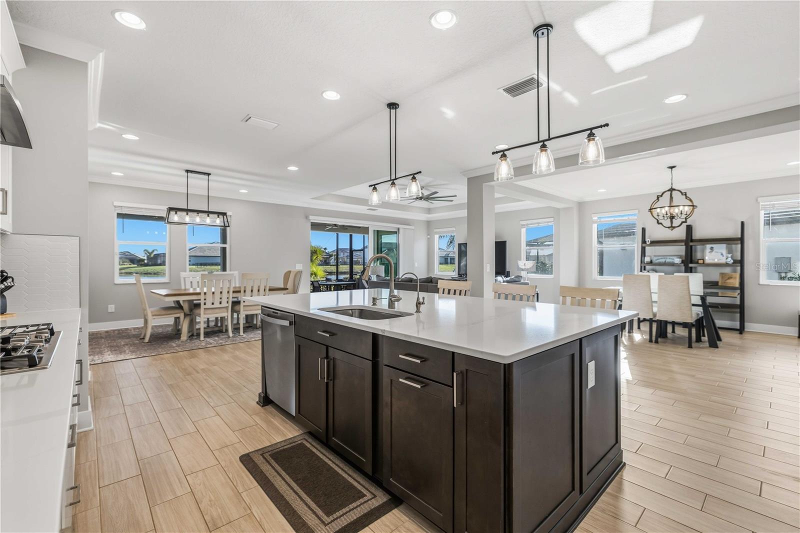 17109 SWEETWATER VILLAGE DR, LAKEWOOD RANCH, FL, 34211