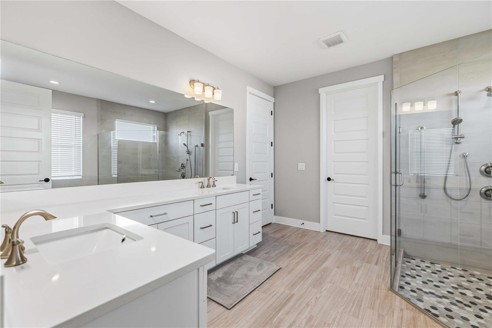 17109 SWEETWATER VILLAGE DR, LAKEWOOD RANCH, FL, 34211