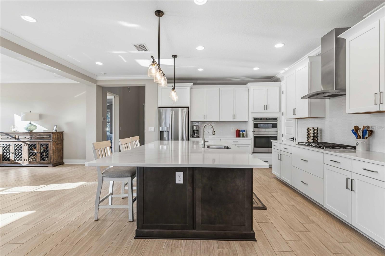 17109 SWEETWATER VILLAGE DR, LAKEWOOD RANCH, FL, 34211