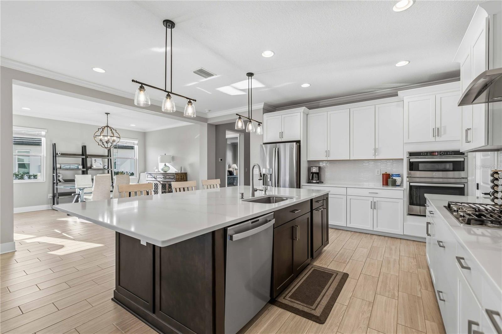 17109 SWEETWATER VILLAGE DR, LAKEWOOD RANCH, FL, 34211
