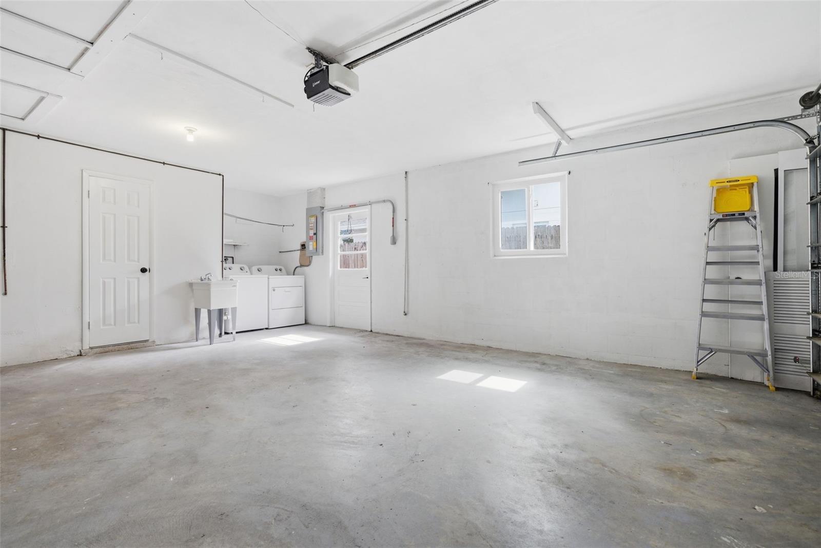 2465 BRENTWOOD DR, CLEARWATER, FL, 33764