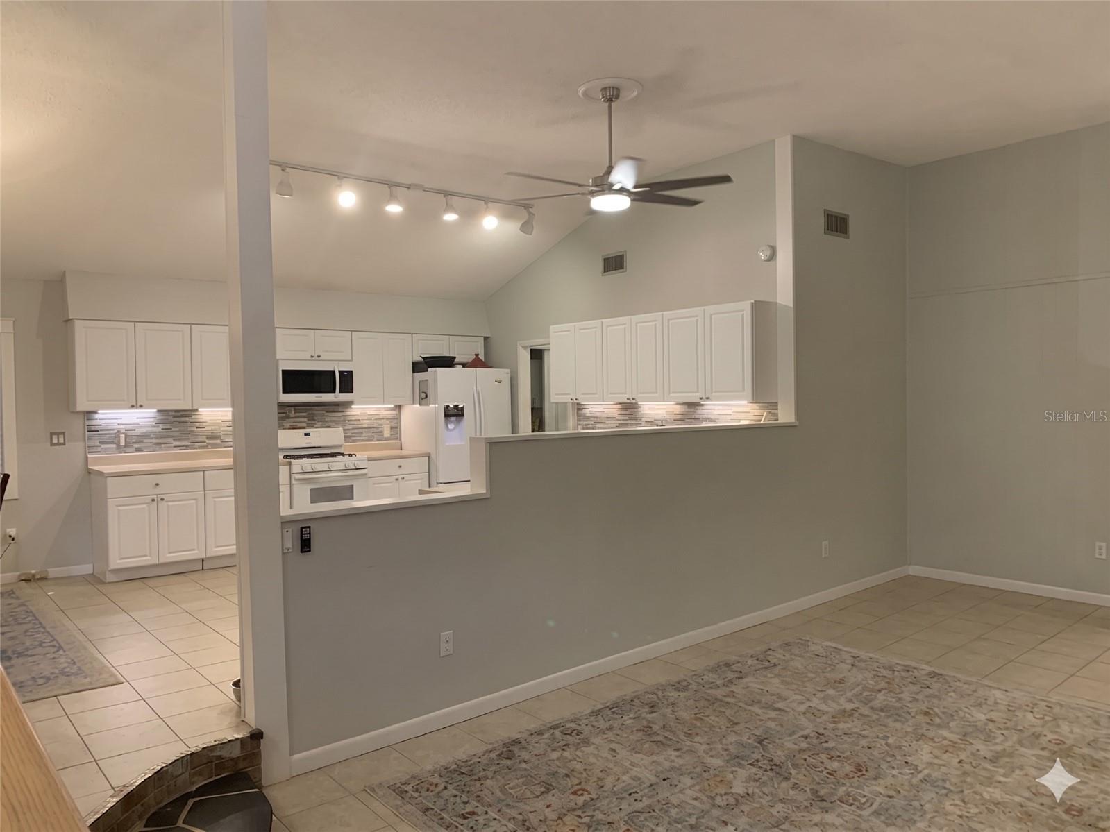 3 ELIZABETH DR E, PALM COAST, FL, 32137