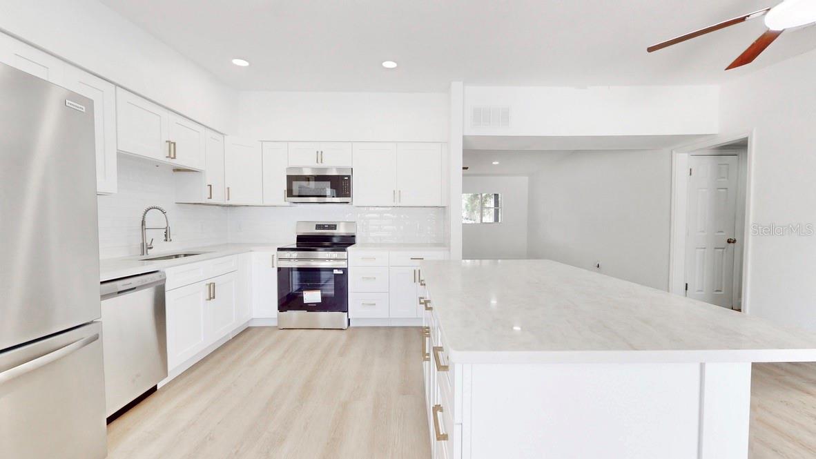 2305 NEW JERSEY RD, LAKELAND, FL, 33803