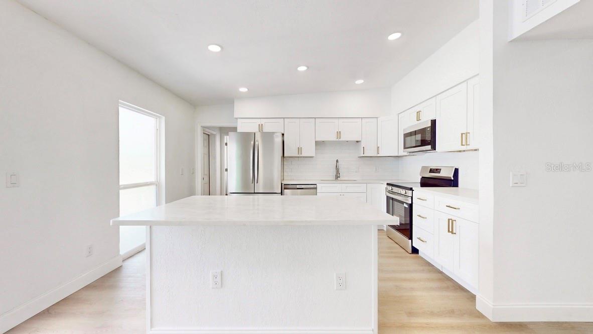 2305 NEW JERSEY RD, LAKELAND, FL, 33803