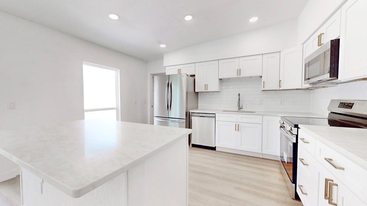 2305 NEW JERSEY RD, LAKELAND, FL, 33803